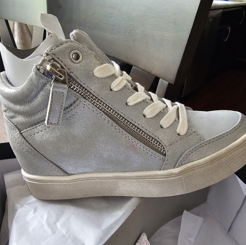Nine West Platform Sneaker - Tons in Silver